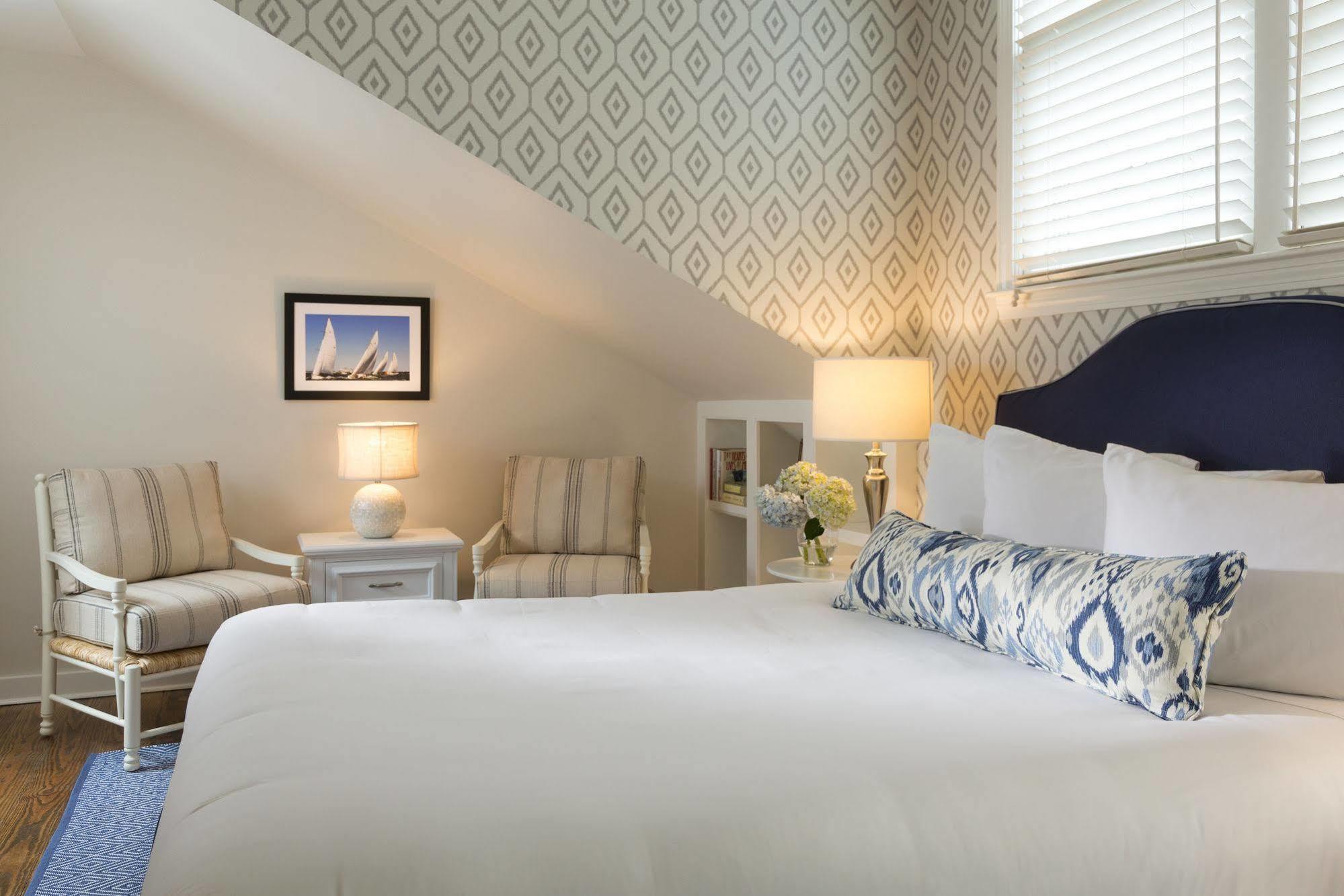 Brass Lantern Inn Нантакет Экстерьер фото