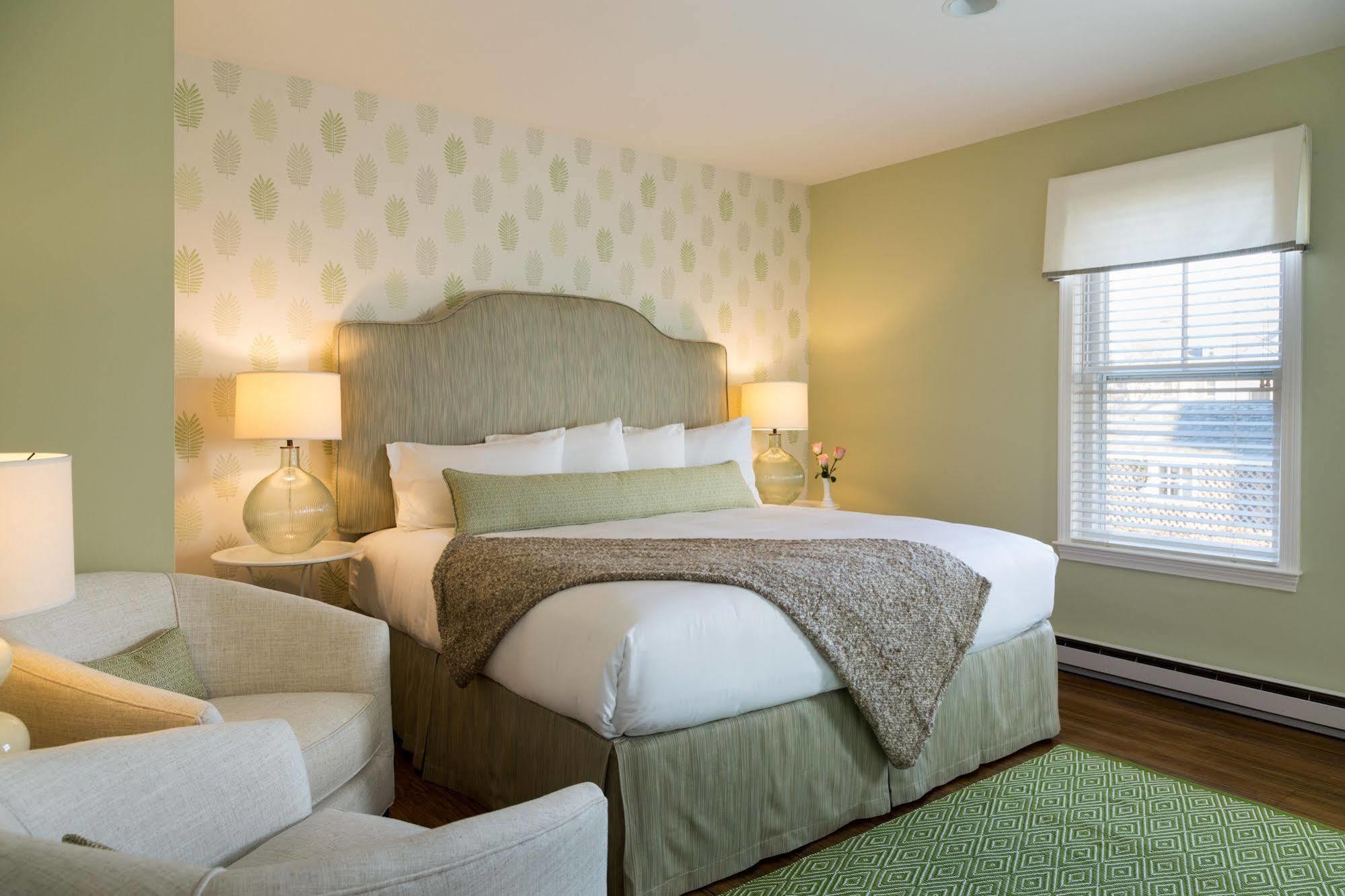 Brass Lantern Inn Нантакет Экстерьер фото